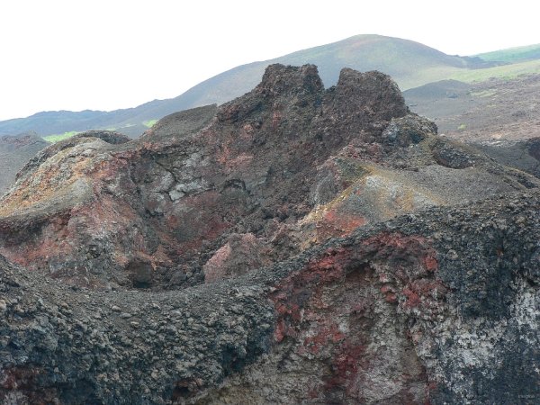95- Un des crateres du volcan Chico 